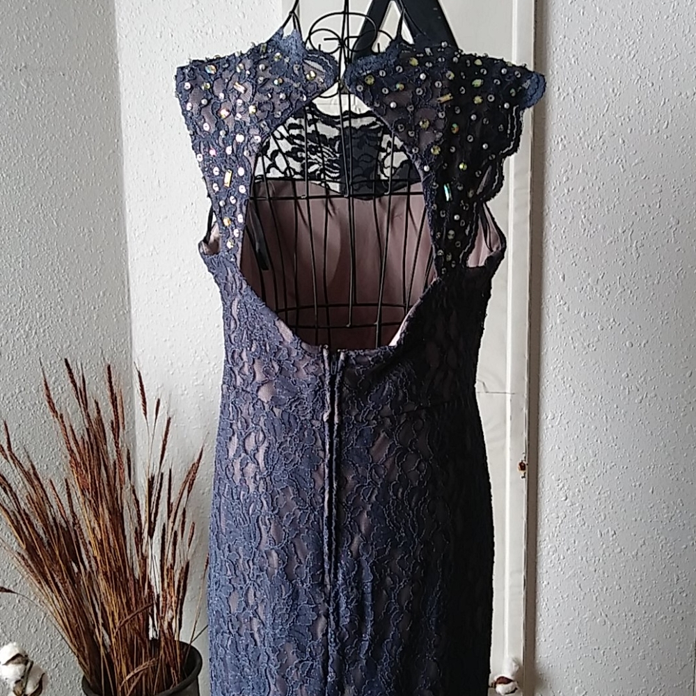 Formal Dress - Picture 3 of 4